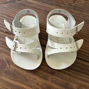 New without box Salt Water Sunsan seewees white leather sandals size 2